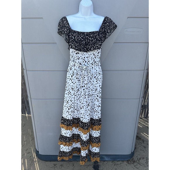 NWT Les Serein Stitch Fix Bohemian Maxi Tiered Ruffle Dress, Off-shoulder Sz M - Picture 2 of 8